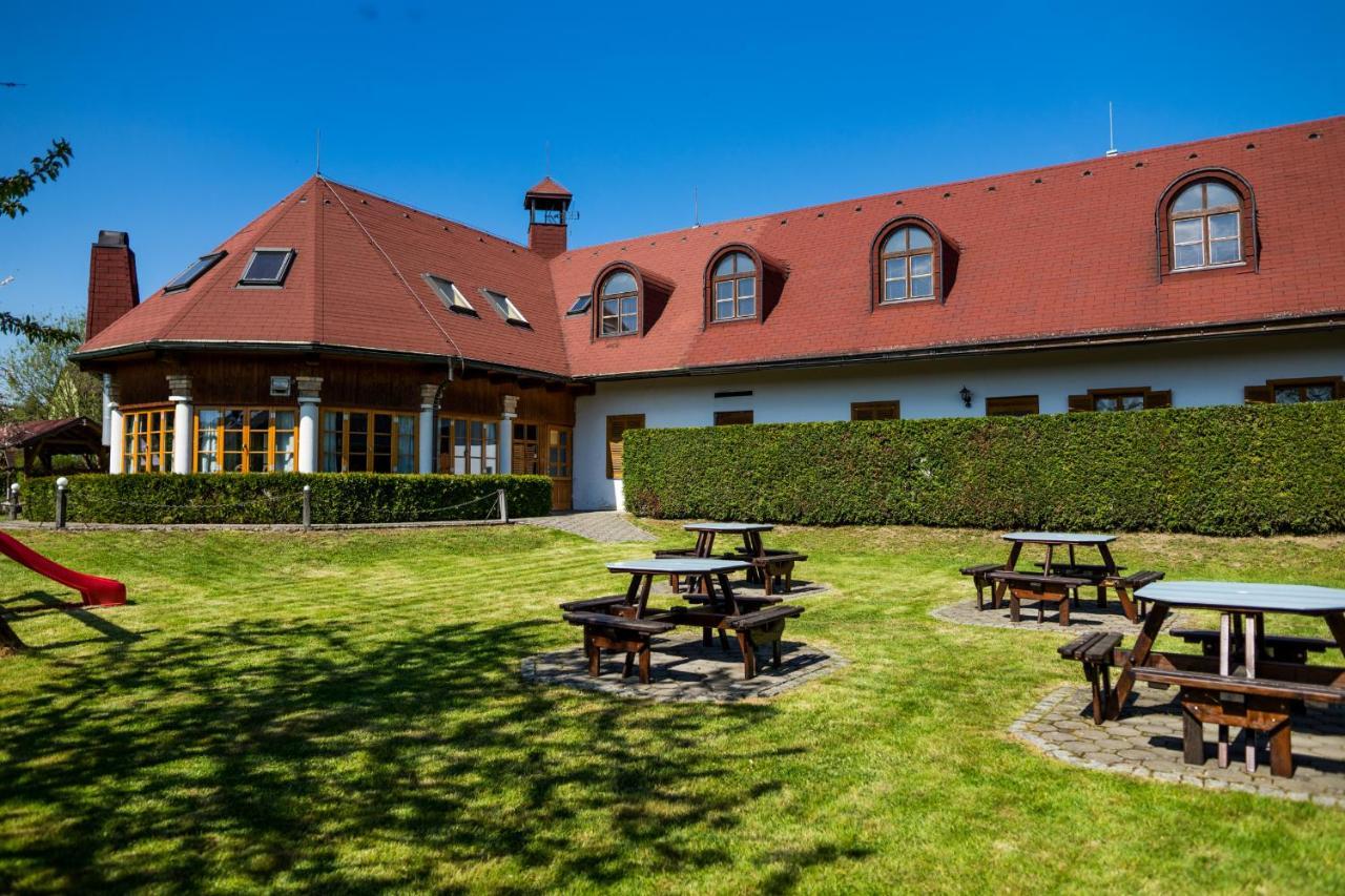 Penzion Terasa, Bed & Breakfast Velke Losiny Luaran gambar